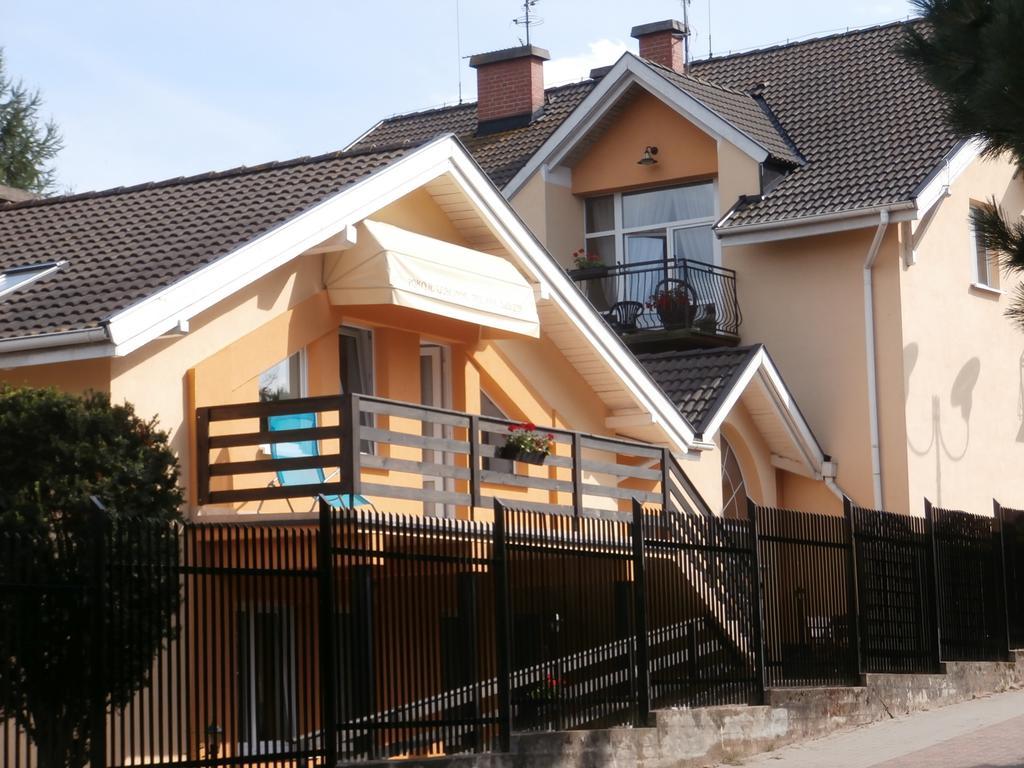 Pokoje Goscinne - Noclegi Charzykowy Exterior foto