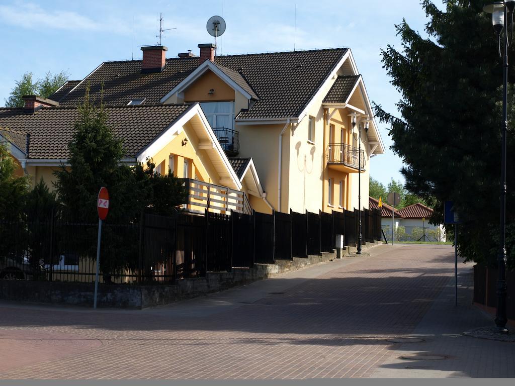 Pokoje Goscinne - Noclegi Charzykowy Exterior foto