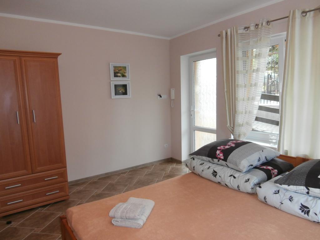 Pokoje Goscinne - Noclegi Charzykowy Exterior foto