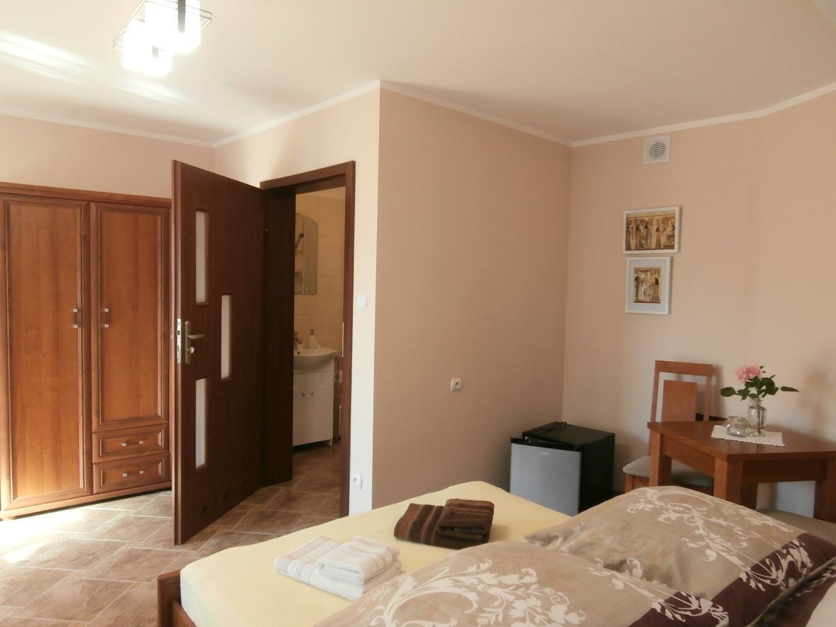 Pokoje Goscinne - Noclegi Charzykowy Exterior foto